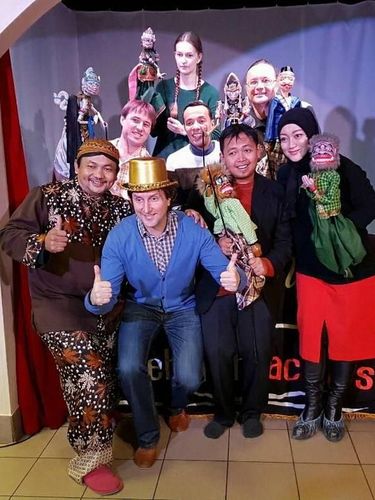 Pertunjukan ini sukses menarik perhatian penonton Rusia