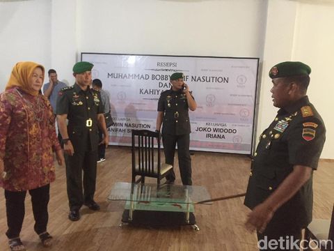  Pangdam I/Bukit Barisan Mayjen Cucu Somantri mengecek persiapan dan rencana pengamanan rangkaian acara pernikahan putri Presiden Joko Widodo, Kahiyang Ayu dengan Bobby Nasution, Sabtu (11/11/2017)