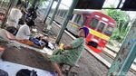 Foto: Stasiun Mampang Dikuasai Tuna Wisma