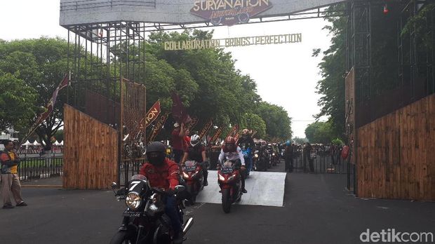 Motor Modifikasi Terbaik Bersaing di Surabaya