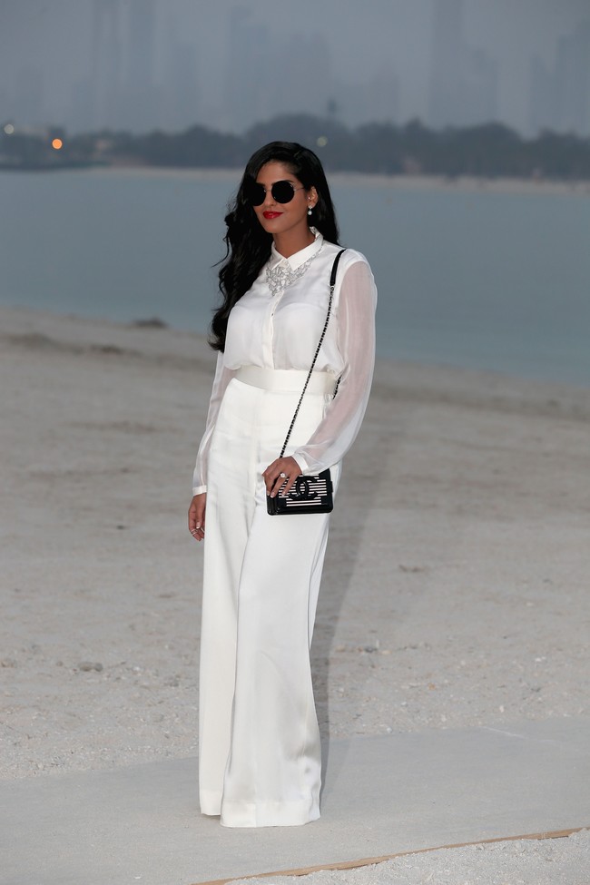 Putri Ameerah Al-Taweel membuktikan dirinya bukan wanita biasa. Berkat segala kerja kerasnya, dia pernah mendapat Humanitarian Award pada 2011. Dia pun berada di urutan keempat dalam daftar 100 Most Powerful Arab Women yang dirilis pada 2012. Dan dia pernah memenangkan Woman Personality of the Year Award dari Middle East Excellence Award Institute. Foto: Dok. Getty Images, Facebook