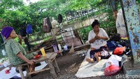 Kebanyakan dari mereka berasal dari luar Jakarta.