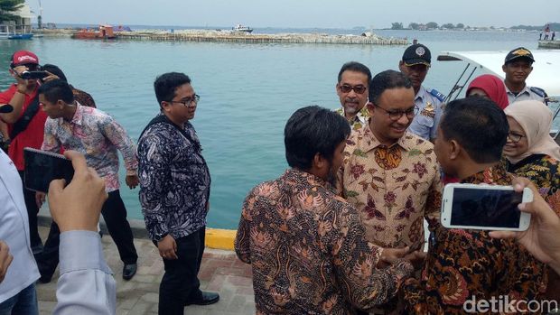 Anies diagendakan berdialog bersama warga dan meresmikan kapal ambulans di Kepulauan Seribu