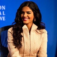 Setelah menikah dengan Pangeran Al-Waleed bin Talal, Putri Ameerah Al-Taweel didaulat menjadi pimpinan di Alwaleed bin Talal Foundation, yang merupakan yayasan sosial dari sang pangeran. Putri Ameerah Al-Taweel pun banyak terlibat dalam kegiatan kemanusiaan melalui yayasan tersebut. Foto: Dok. Getty Images, Facebook