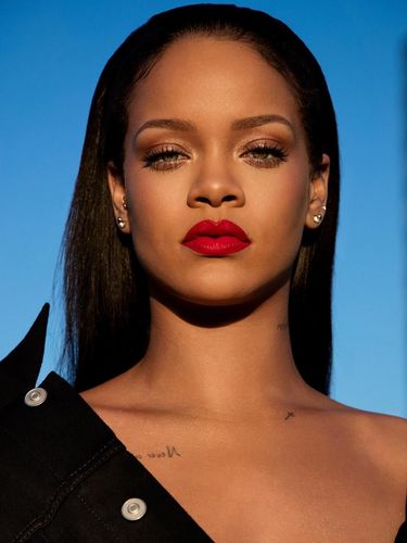 Lipstik merah Rihanna