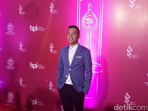 Ernest Ubah Total Peran Para Bintang Cek Toko Sebelah di Susah Sinyal