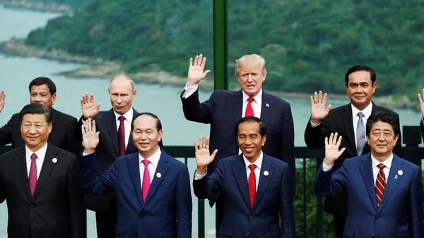 Keren, Jokowi Bersanding dengan Trump Hingga Putin