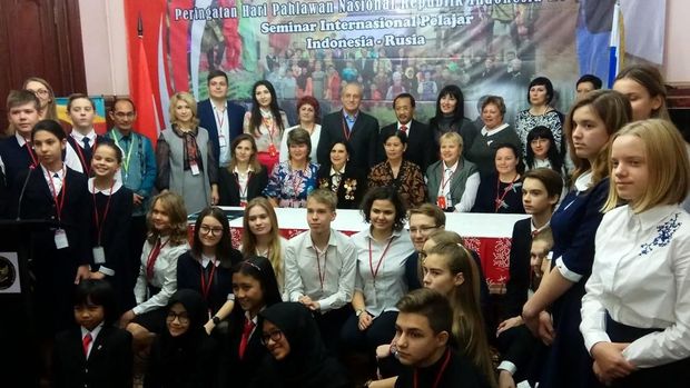 Peringati Hari Pahlawan, Pelajar RI-Rusia Gelar Seminar Kepahlawanan
