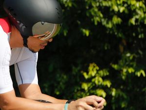 Ikut Triatlon, Begini Persiapan Olahraga Suami Laudya Cynthia Bella