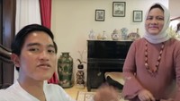 Bu, kenapa? tanya Kaesang. Nggak apa-apa, jawab Iriana. (Foto: dok. Vlog Kaesang)