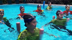 Olahraga di air tidak hanya menyenangkan. Berenang misalnya, bisa dimanfaatkan untuk terapi stroke hingga nyeri punggung.