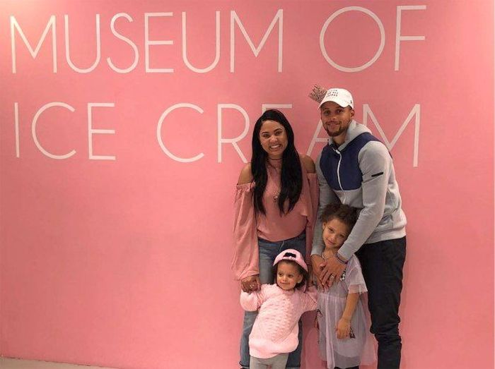 Bikin Gemas Ini Deretan Pose Selebriti Di Museum Es Krim Bikin Gemas Ini Deretan Pose Selebriti Di Museum Es Krim