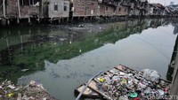 Di beberapa titik terlihat banyak sampah menumpuk.
