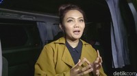 Rina mengungkapkan dirinya sudah sejak lama memikirkan keputusannya ini secara matang. Foto: Rina Nose (Desi/detikHOT)