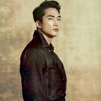 Penonton serial Korea Endless Love tentu ingat sosok aktor ini, Song Seung Hun. Lawan main Song Hye Kyo dalam serial populer tersebut memang memiliki wajah tampan yang tak pudar oleh waktu. Kini saat usia Song Seung Hun sudah 41 tahun, wajah tampannya masih seperti dulu. Foto: Ist.