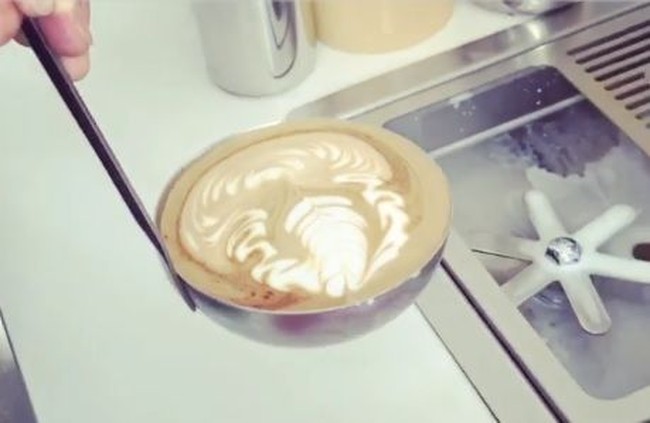 Pembeli Lempar Sup Panas ke Penjual hingga Penyajian Kopi yang Nyeleneh