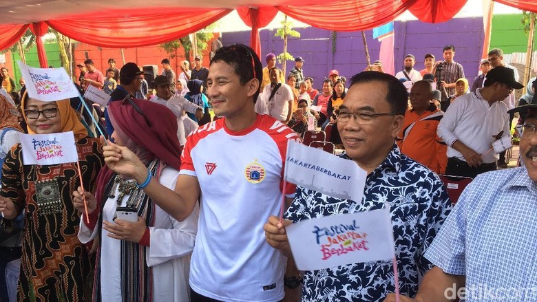 Sandiaga Hadiri Festival Jakarta Berbakat di Kampung Kebun Bayam Sandiaga Hadiri Festival Jakarta Berbakat di Kampung Kebun Bayam