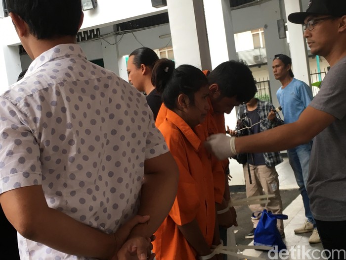 Modus Sepasang Kekasih Bawa Sabu dari Malaysia: Selipkan di Paha