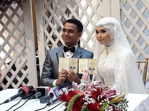 Lima Bulan Jalin Asmara, Zaky Zimah Resmi Nikahi Kekasih