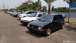 Jajaran Mobil Klasik Mejeng di Bekasi