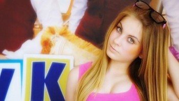 Kristina Svechinskaya, seorang hacker yang meretas banyak server bank dengan mendapatkan uang jutaan dolar. Dengan status cracker kelas kakap, ia pernah membobol banyak bank hingga USD 35 juta. Hingga akhirnya pada tahun 2010 ia ditangkap dengan hukuman 40 tahun penjara. Foto: internet