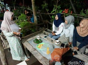 Nongkrong di Angkringan Goenoeng ini Gratis Belajar Bahasa Inggris