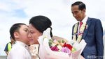 Momen Jokowi dan Iriana Tiba di Manila untuk Hadiri KTT ASEAN