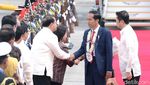 Momen Jokowi dan Iriana Tiba di Manila untuk Hadiri KTT ASEAN