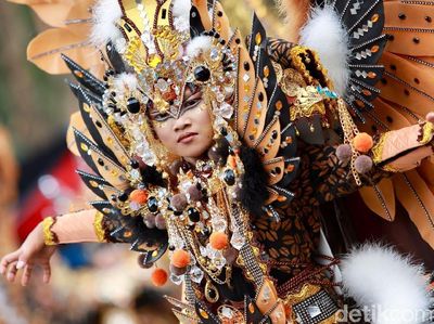 Foto: Hebohnya Kostum Banyuwangi Ethno Carnival 2017