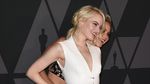 Jennifer Lawrence Pamer Pinggang Ramping di Karpet Merah