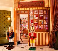 Hotel Mewah Ini Membuat Miniatur Hotel Seperti Aslinya dari Kue Jahe