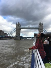 Nikmatilah London dari Thames River