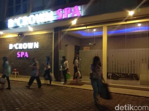 Polisi Gerebek Griya Pijat DCrown di Karawang