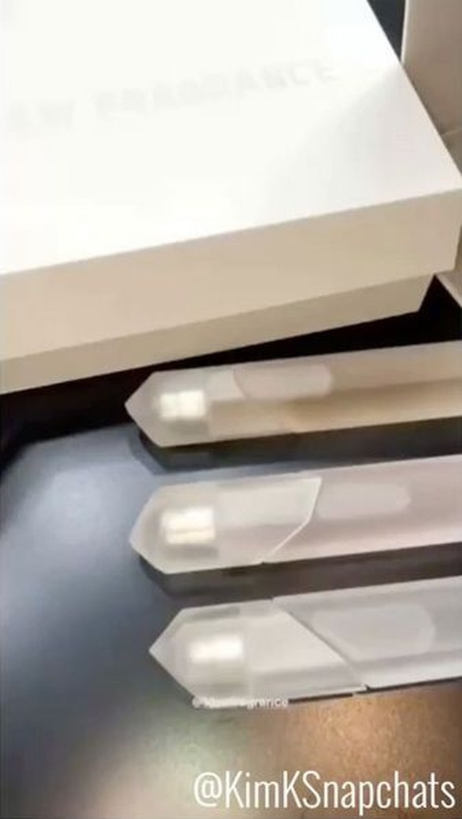 Kim Kardashian sekaligus mengenalkan parfum terbarunya di pesta ini. Foto: Dok. Instagram