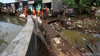 Selama banjir banyak warga yang mengungsi ke Masjid Al Ridwan.