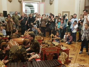 Pusat Pelatihan dan Pertunjukan Gamelan Diresmikan di Swiss