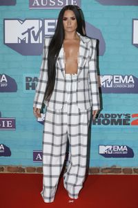 Mau Punya Rambut Panjang Seperti J-Lo? Siapkan Uang Rp 84 Juta