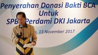 Presiden Direktur BCA Jahja Setiaatmadja memberikan sambutan. Pool/BCA.