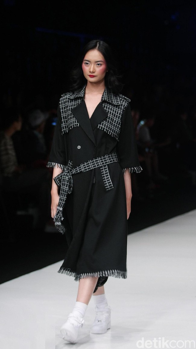 Fashion show Lekat di Jakarta Fashion Week 2018, Senayan City, Jakarta, Jumat (27/10/2017). Foto: Mohammad Abduh/Wolipop