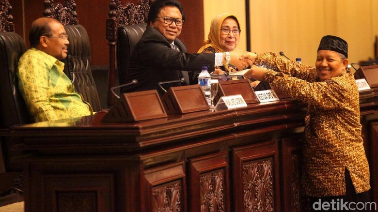 Pengganti OSO di MPR Ditetapkan Bareng Tambahan Satu Pimpinan DPD Pengganti OSO di MPR Ditetapkan Bareng Tambahan Satu Pimpinan DPD