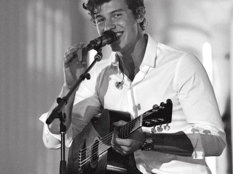 Berbagi Panggung, Shawn Mendes Anggap John Mayer Mentor Berbagi Panggung, Shawn Mendes Anggap John Mayer Mentor