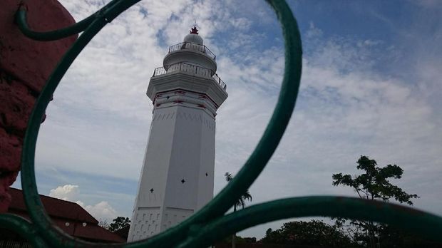 Banten Lama: Disegani Eropa, Punya Uang Sendiri hingga Debus
