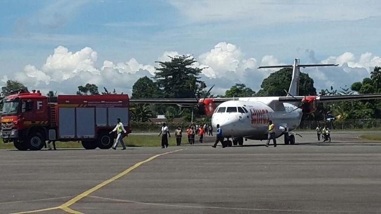Pesawat Wings Air Tergelincir di Bandara Nabire Pesawat Wings Air Tergelincir di Bandara Nabire
