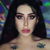 Hampir di setiap foto yang diunggah, ada saja komentar yang membahas kemiripan keduanya. Aku kira kamu adalah Lady Gaga sampai aku lihat username-mu, atau Aku kira ini adalah dua foto Lady Gaga. Foto: Dok. Instagram