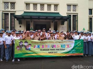 Kajati Jabar Persilakan Pelajar Curhat dengan Jaksa