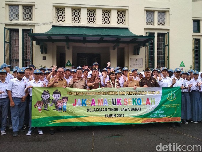 Datangi Sekolah, Kajati Jabar Ingatkan Soal Bullying