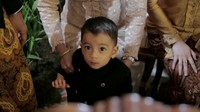 Wajah menggemaskan Ethes saat tampil di vlog omnya, Kaesang Pangarep (Foto: Youtube Kaesang Pangarep)