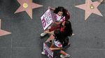 Perempuan Ramai-ramai Serukan #MeToo di Hollywood
