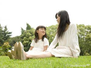 Tips Agar Orang Tua Tak Canggung Bicara Soal Seks ke Anak