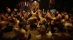 Foto: Melihat Ritual Cambuk Diri di Irak